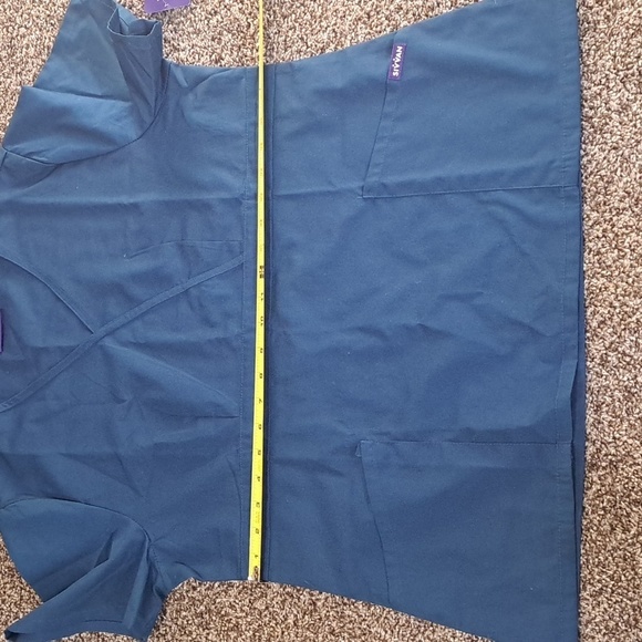 New Sivvan Scrubs 2 Tops Mock Wrap Size Large - Picture 9 of 12